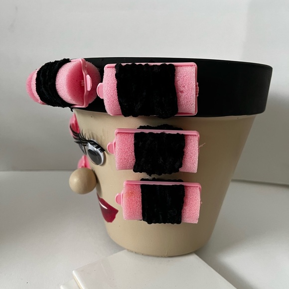 Large Lady Flower Pot - Picture 3 of 6